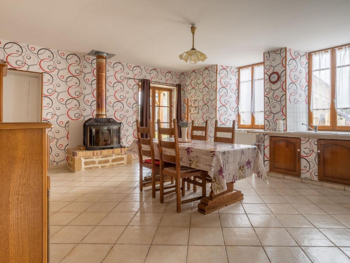Vintage Holiday Home With Private Garden Nouart Room photo