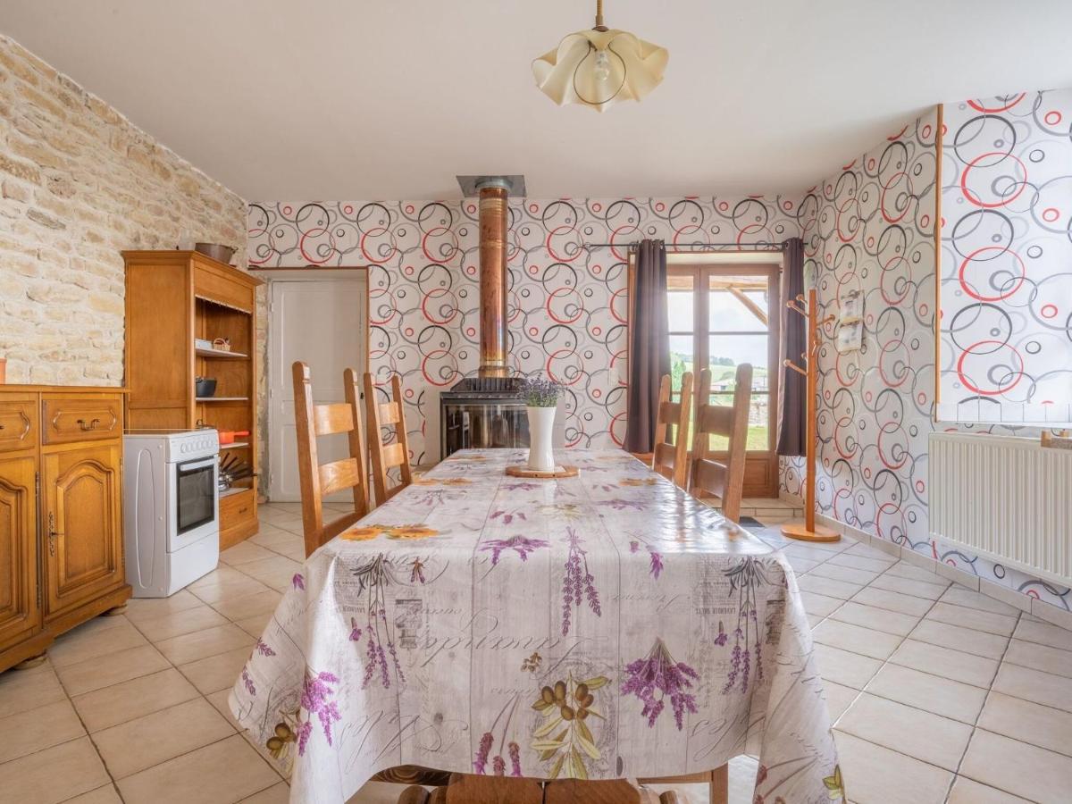 Vintage Holiday Home With Private Garden Nouart Room photo